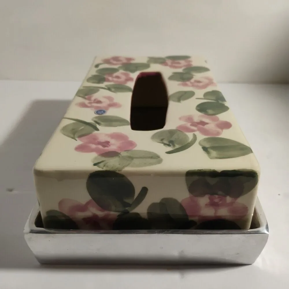 Beautiful “Made in Mexico” Talavera style KLEENEX Pottery /Ceramic 10